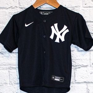 NEW! 2T Yankee MLB Jersey